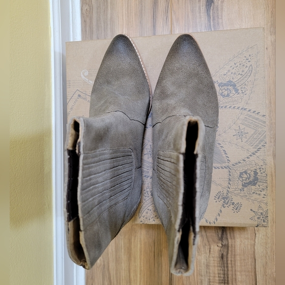 🎉HOST PICK🎉Free people, New Frontier Chelsea Boot, washed taupe, size EUR 39 - Picture 6 of 9